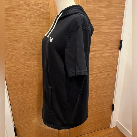 UNDER ARMOUR -Short sleeve mens sweatshirt BLACK Size Medium - Picture 3 of 5